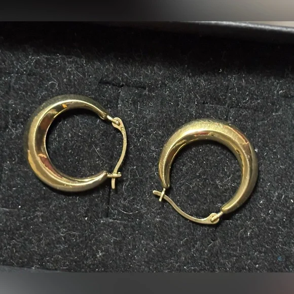 Stampd Gold Hoop Earrings - Picture 3 of 6